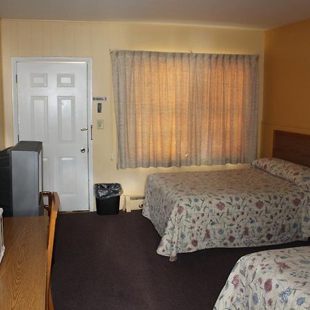 Crest Motel Bartlett Экстерьер фото