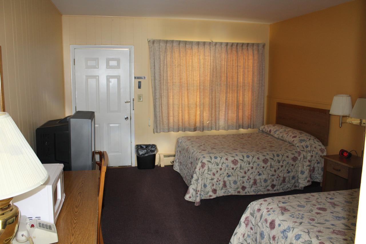 Crest Motel Bartlett Экстерьер фото
