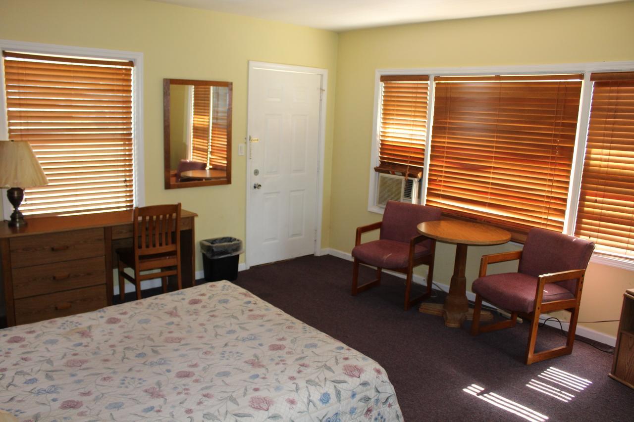 Crest Motel Bartlett Экстерьер фото