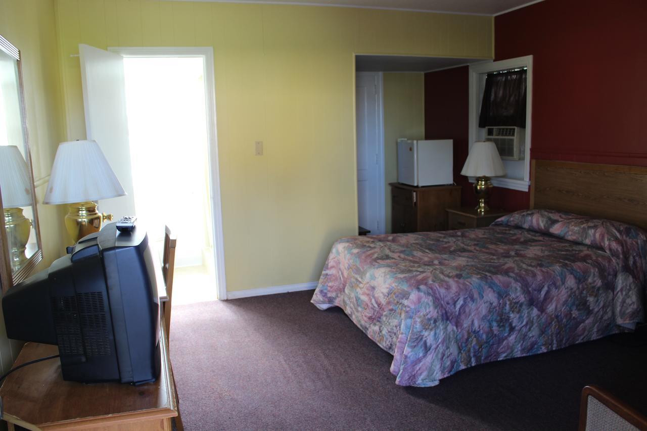 Crest Motel Bartlett Экстерьер фото
